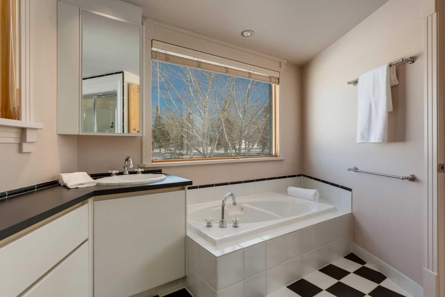 280203 Township Road 235A  