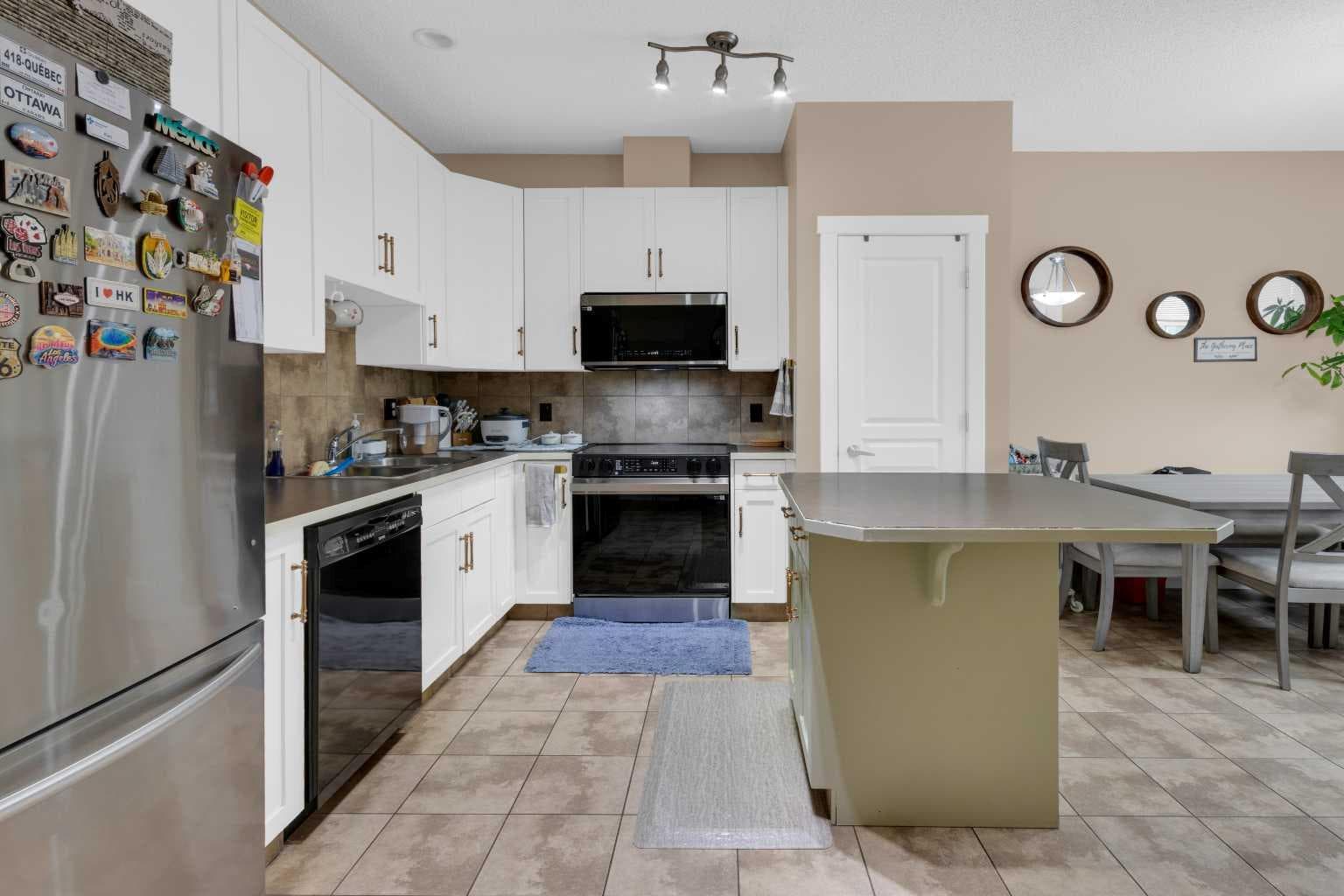 17, 28 Heritage Drive 