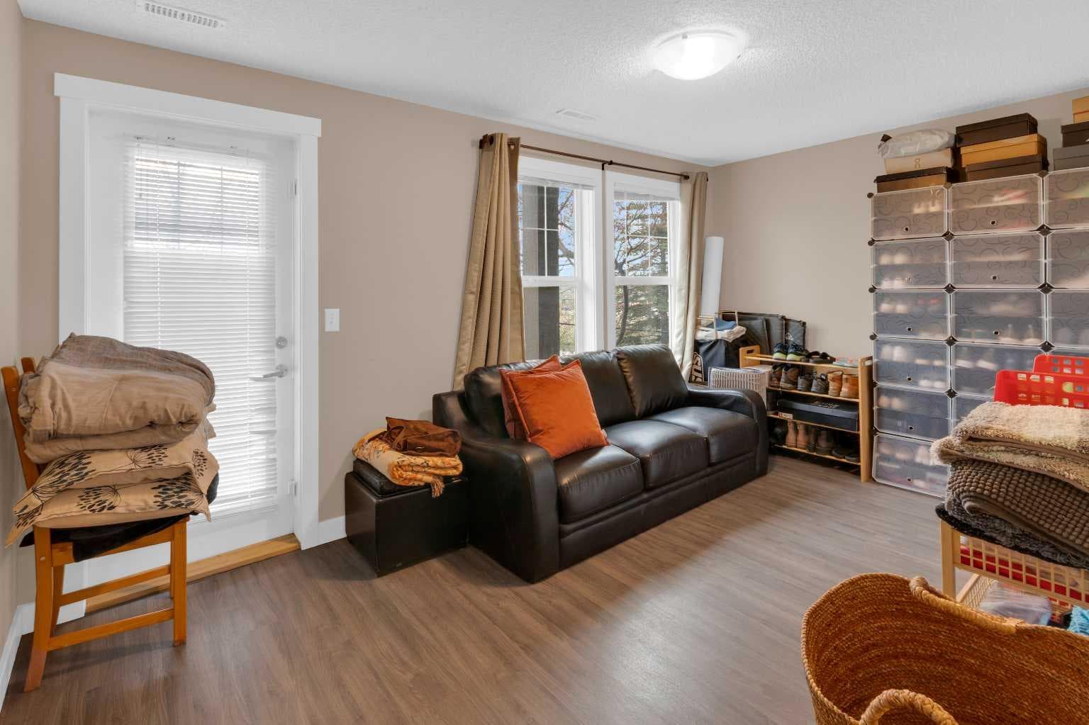 17, 28 Heritage Drive 