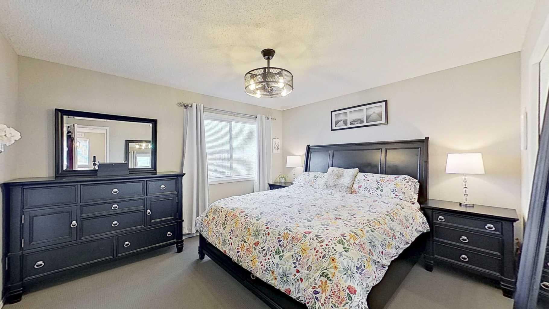 17 Sunset Heights 