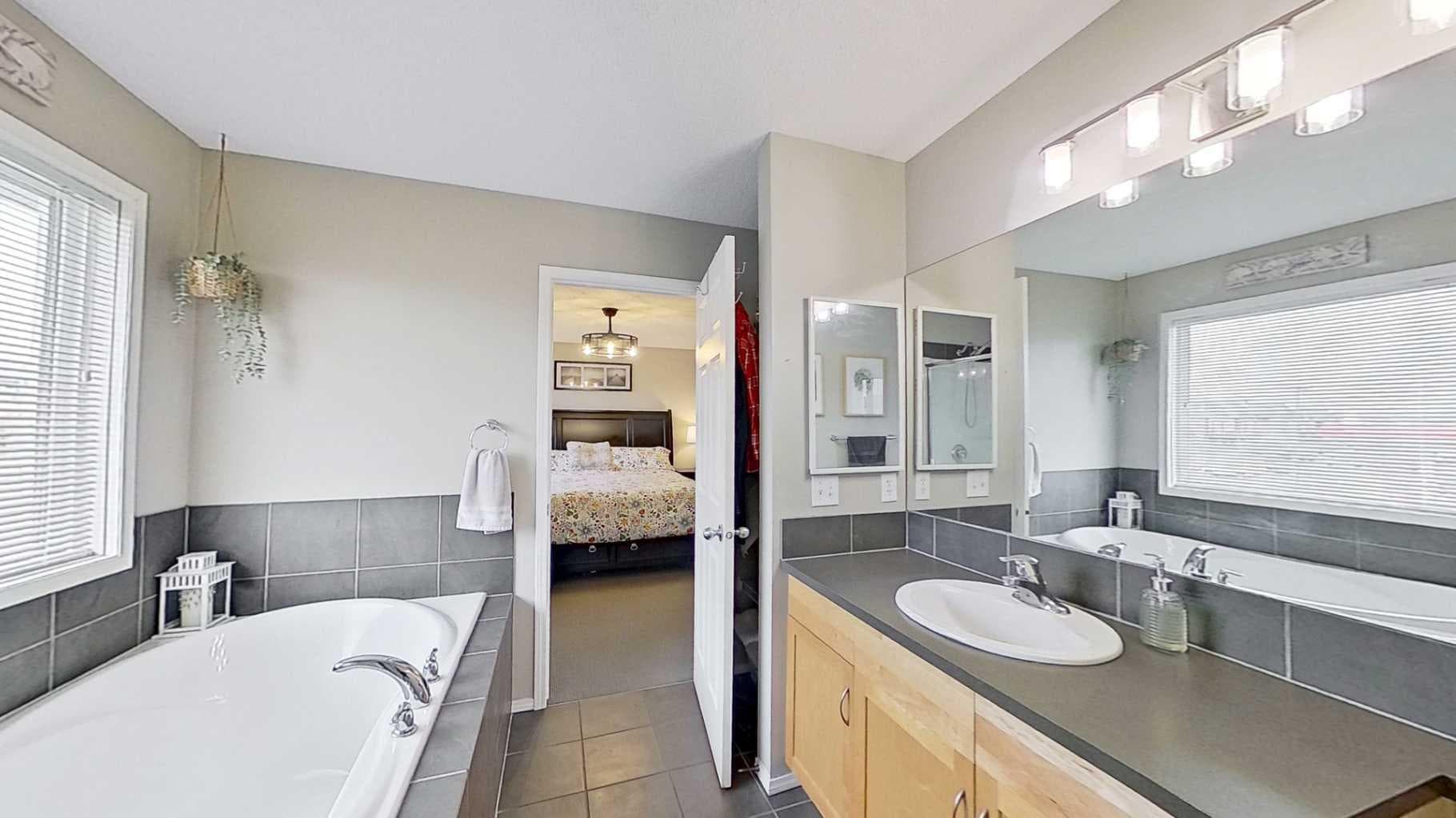 17 Sunset Heights 
