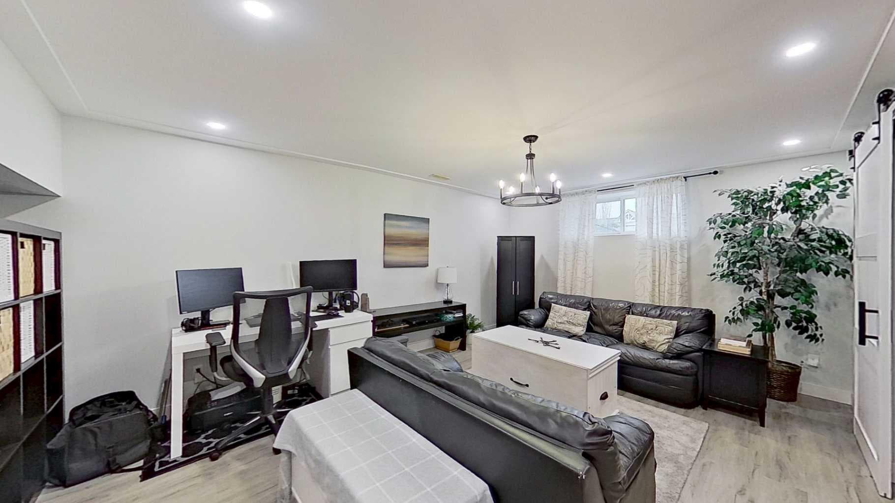 17 Sunset Heights 