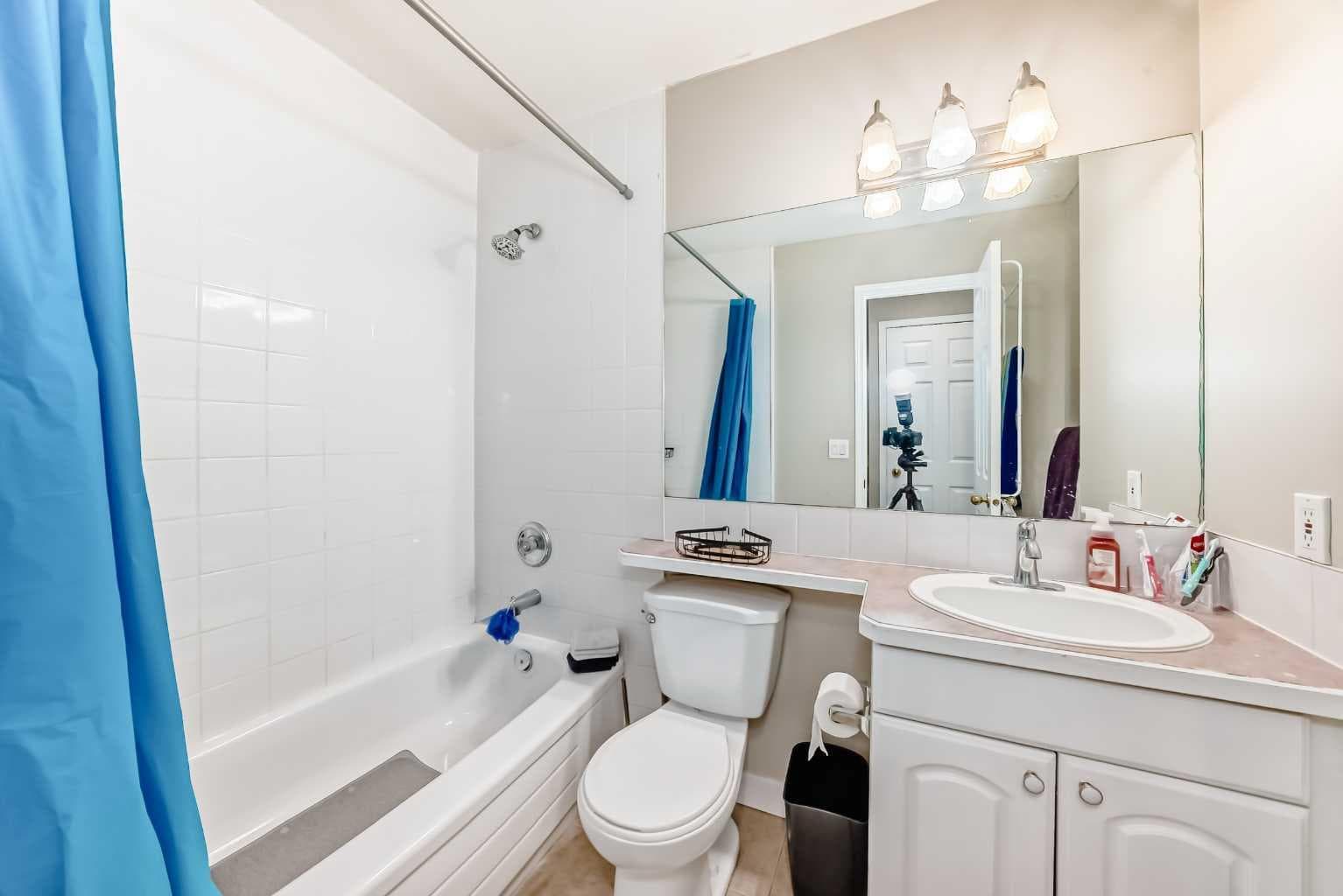 1-6, 8 Huntley Close NE