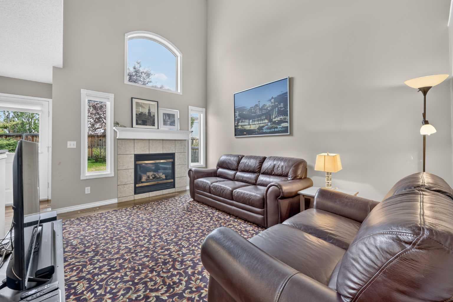 138 Tuscarora Way NW