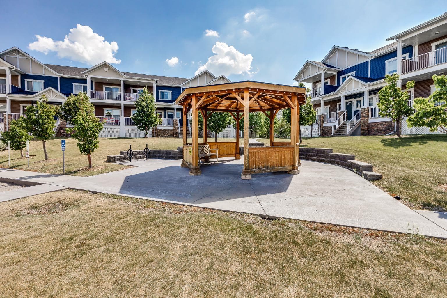 402, 1225 Kings Heights Way SE