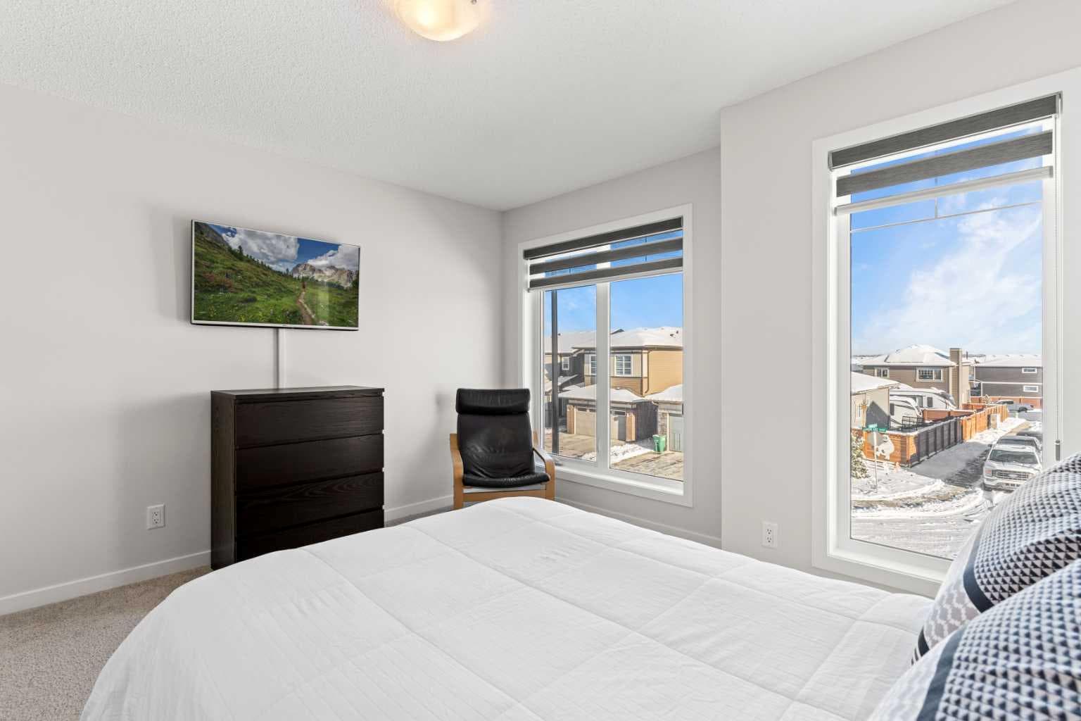 492 Chinook Gate Square SW