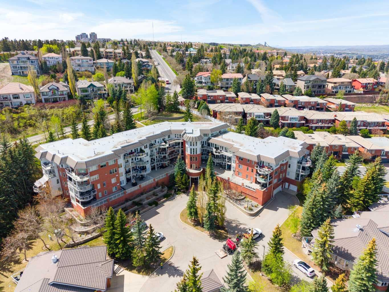 205, 200 Patina Court SW