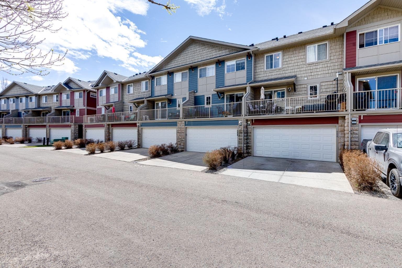 6004, 2370 Bayside Road SW