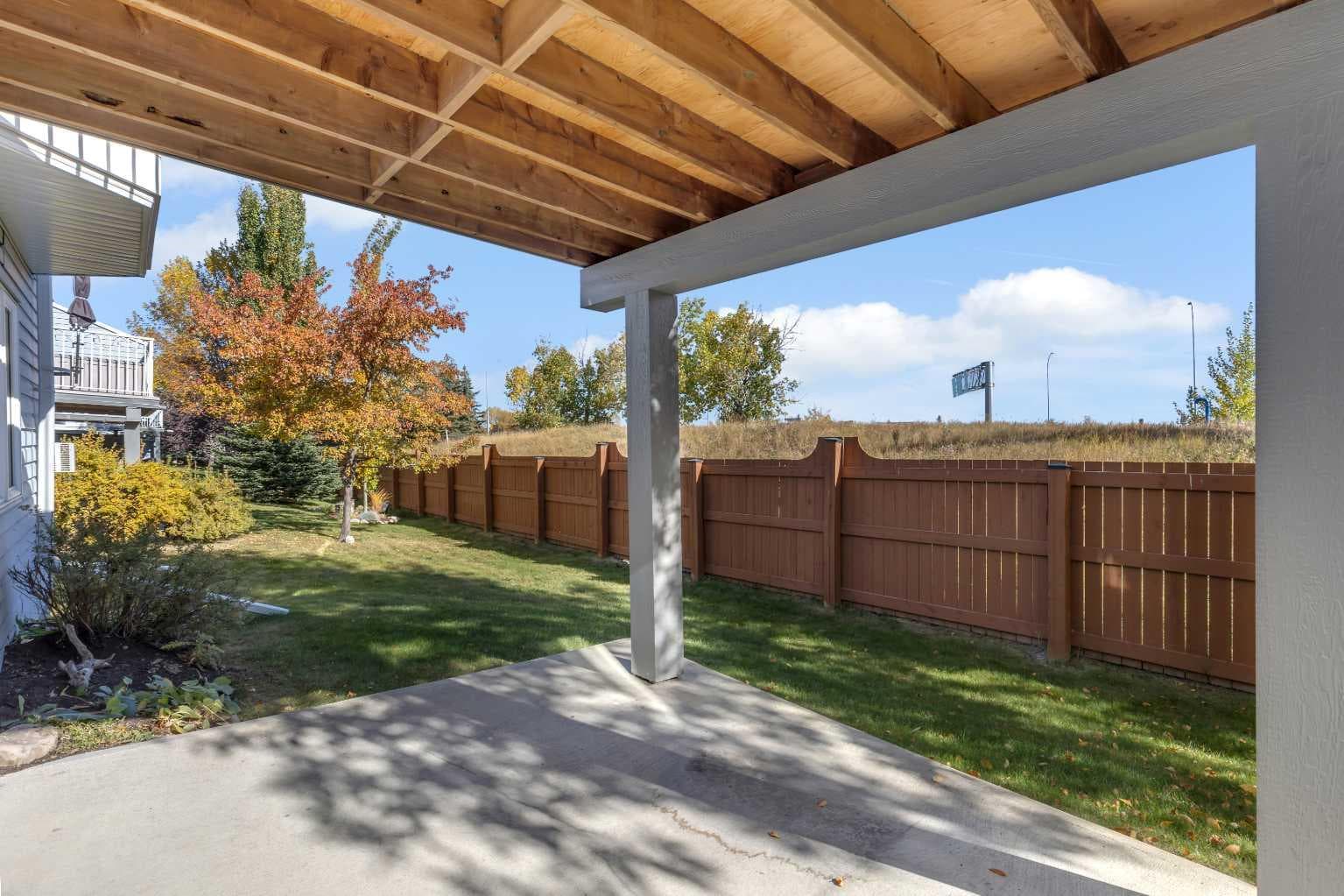 140 Valley Ridge Heights NW