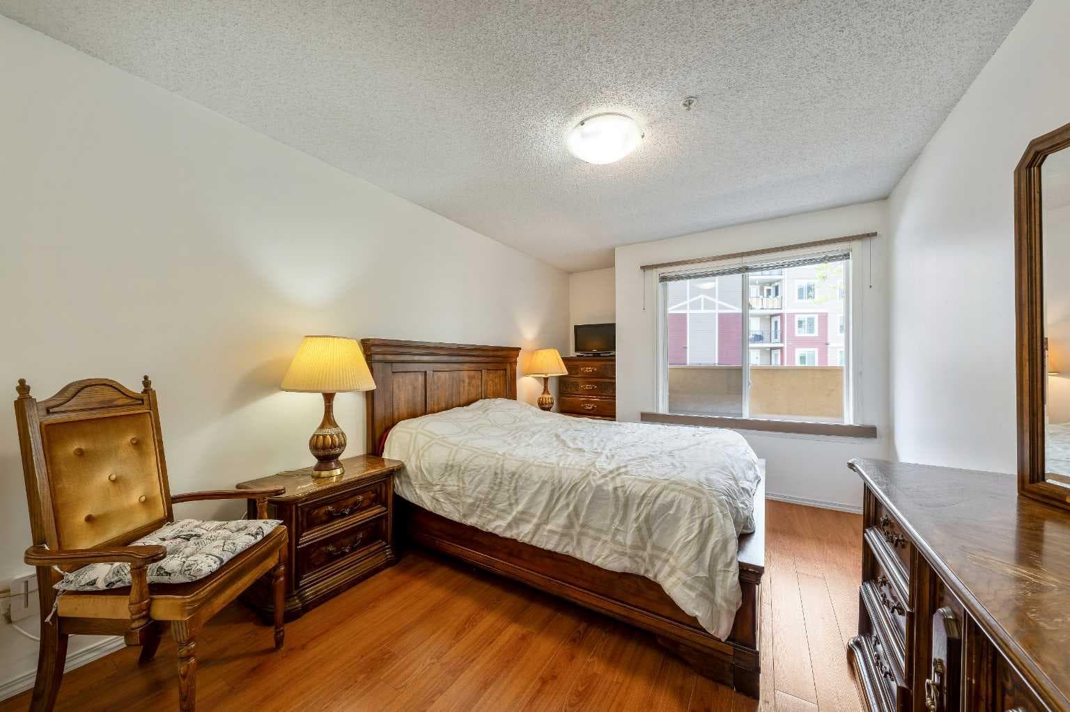 2132, 700 Willowbrook Road NW