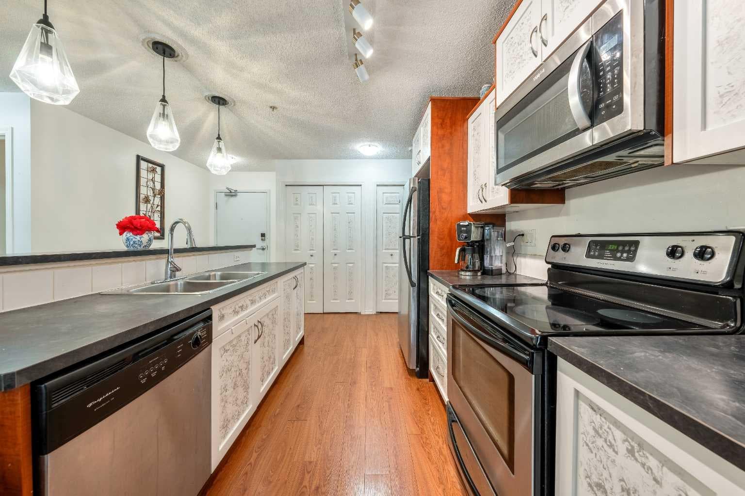 2132, 700 Willowbrook Road NW