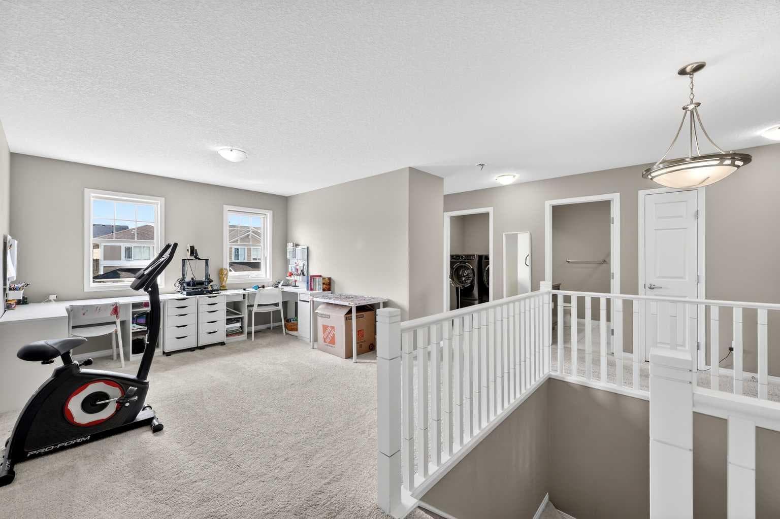 293 Windrow Crescent SW