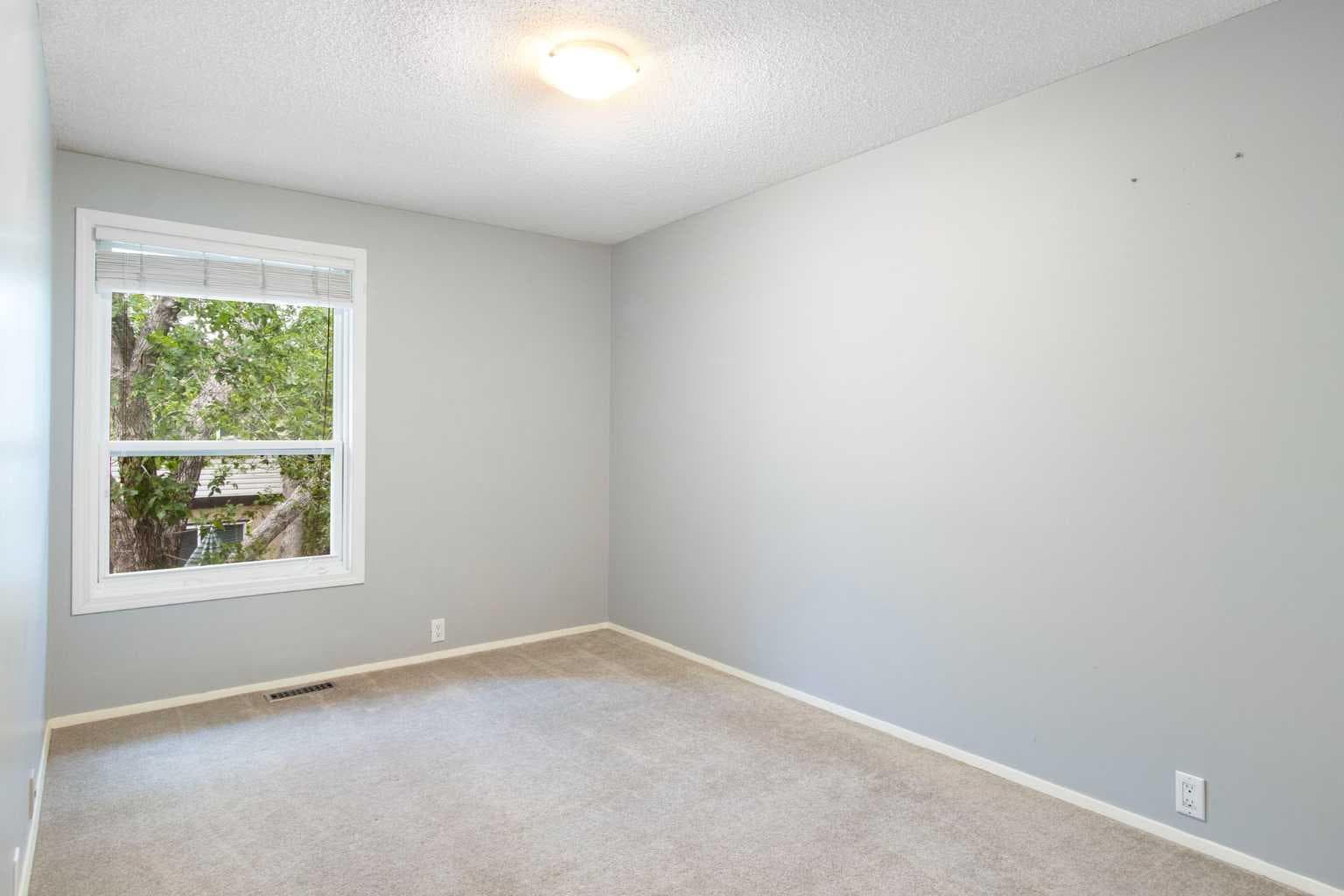 92, 630 Sabrina Road SW