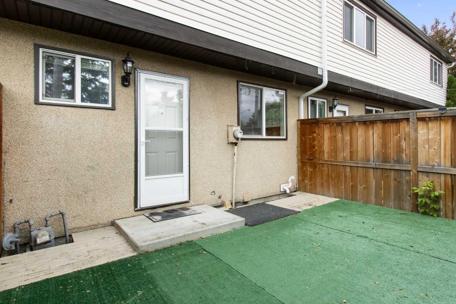 92, 630 Sabrina Road SW