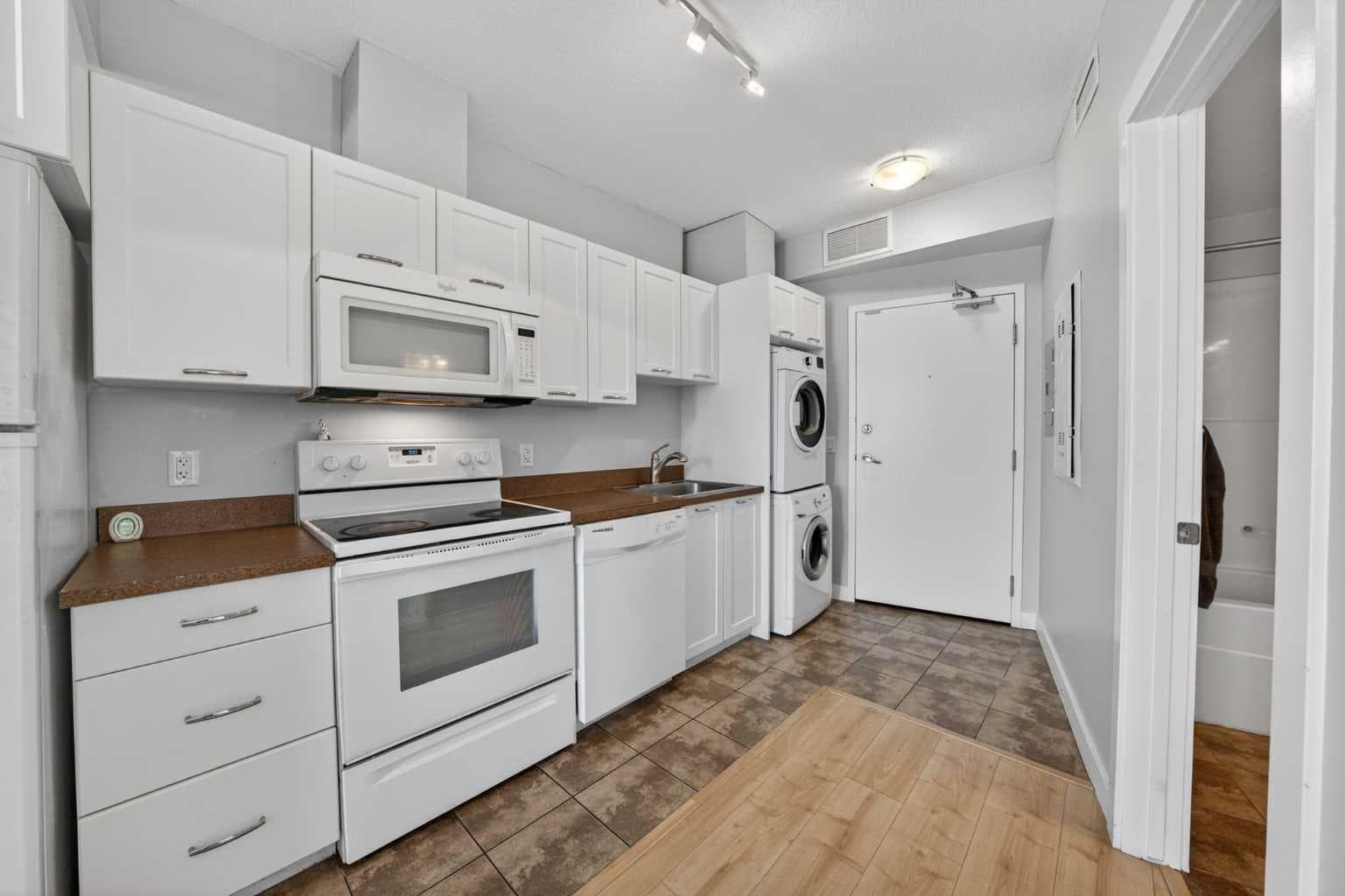 306, 3830 Brentwood Road NW