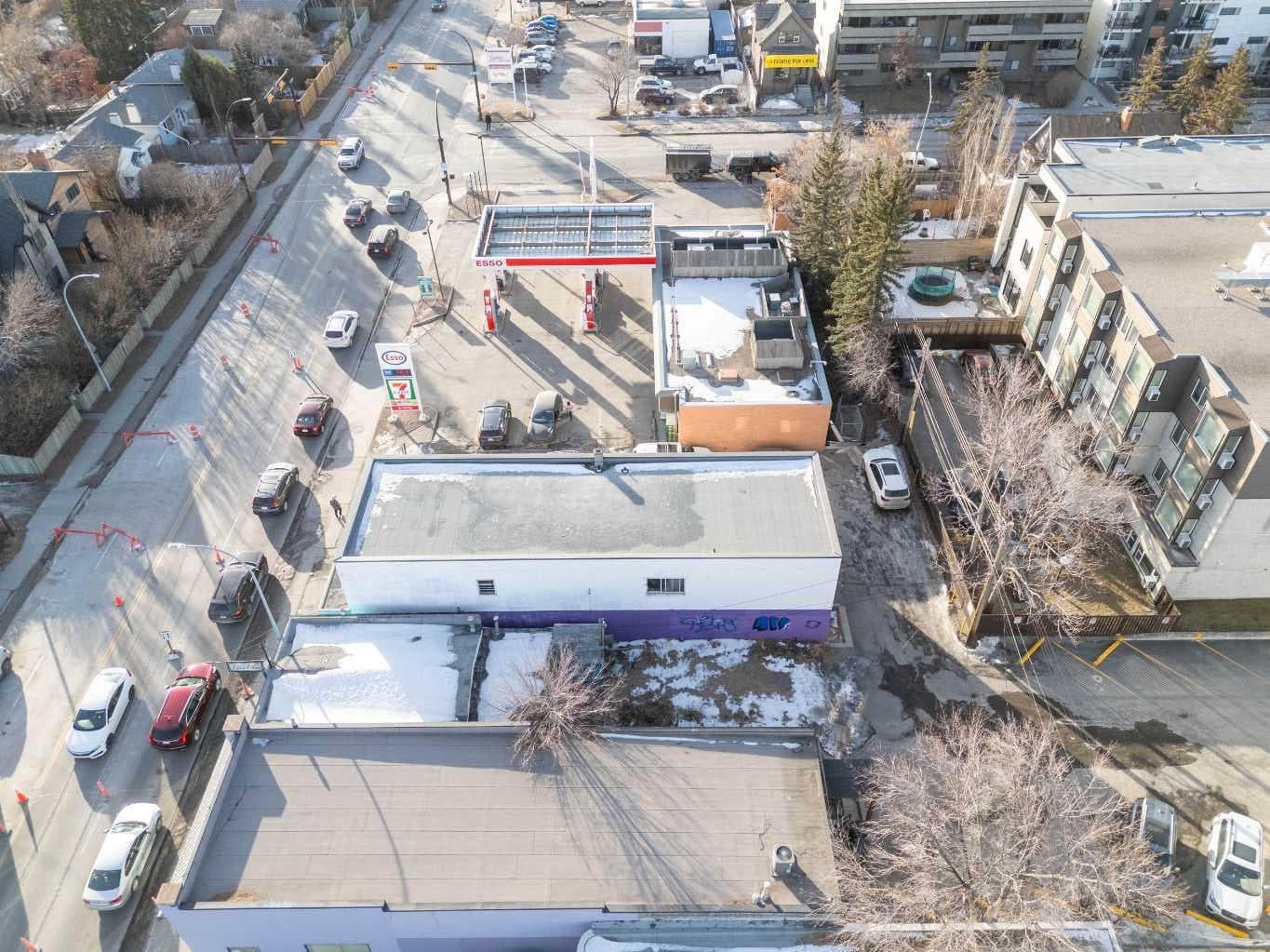 2611, 2613, 2615 14 Street SW