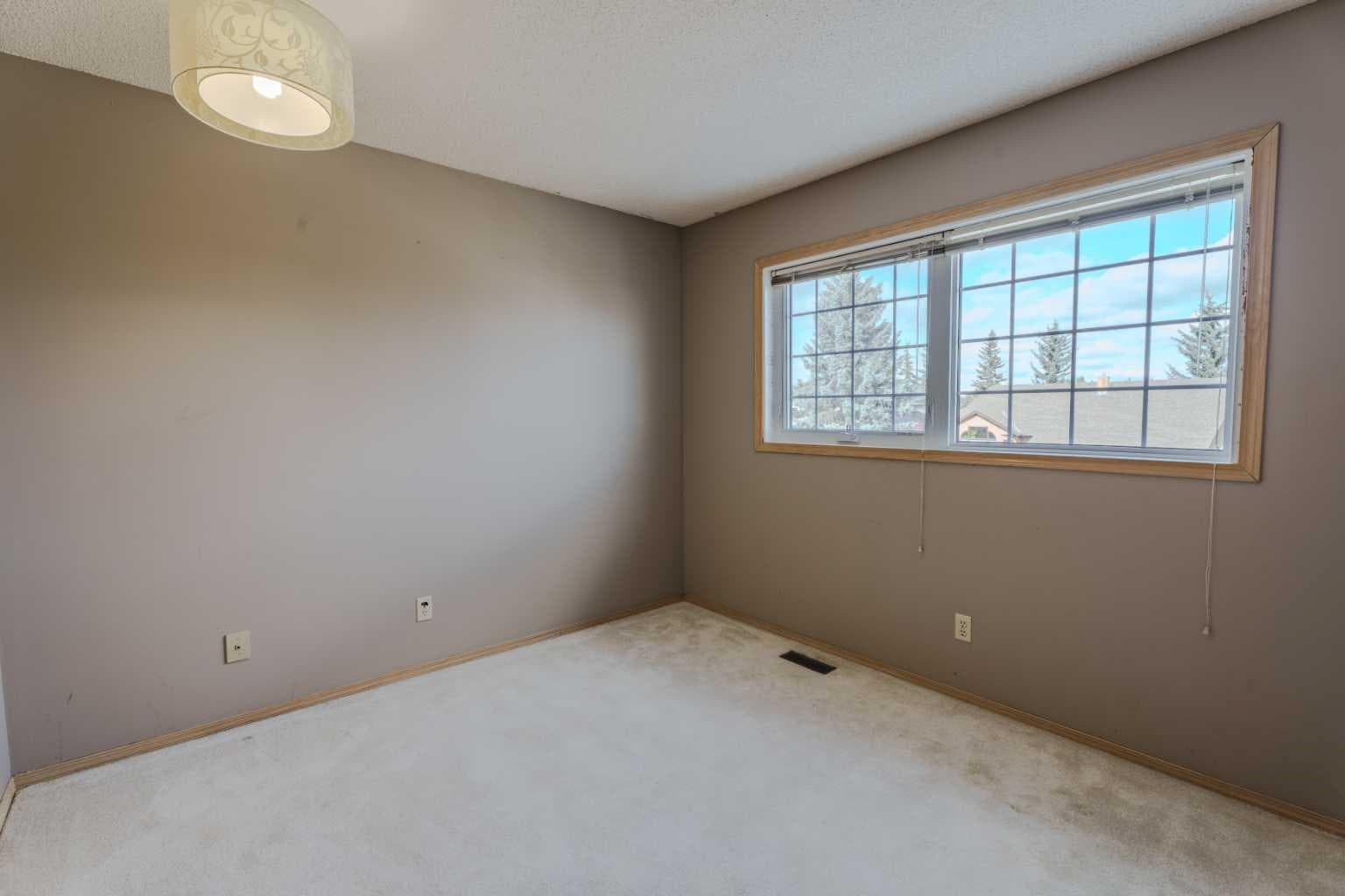 135 Canterbury Court SW