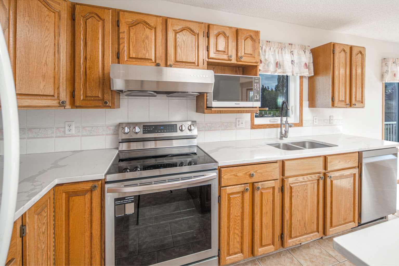 149 Sceptre Court NW