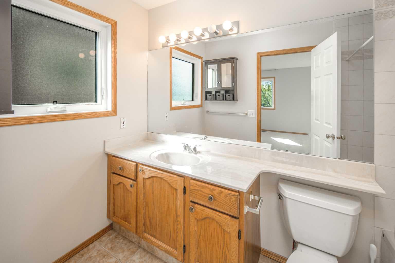149 Sceptre Court NW