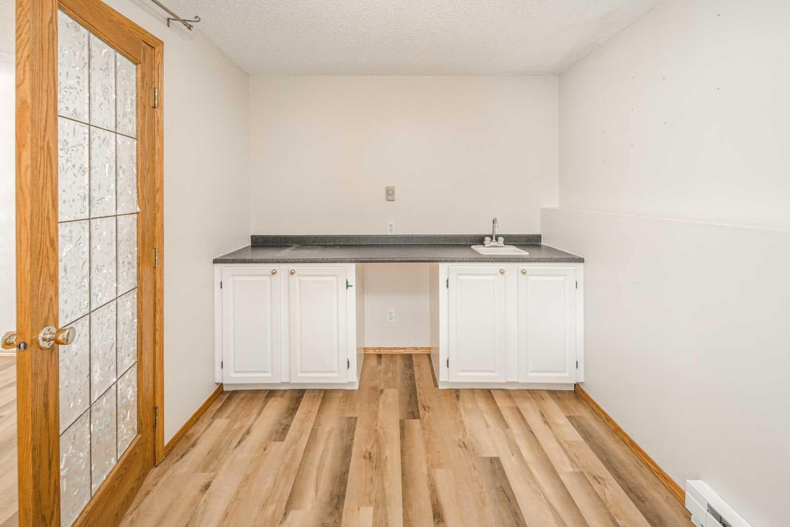 149 Sceptre Court NW