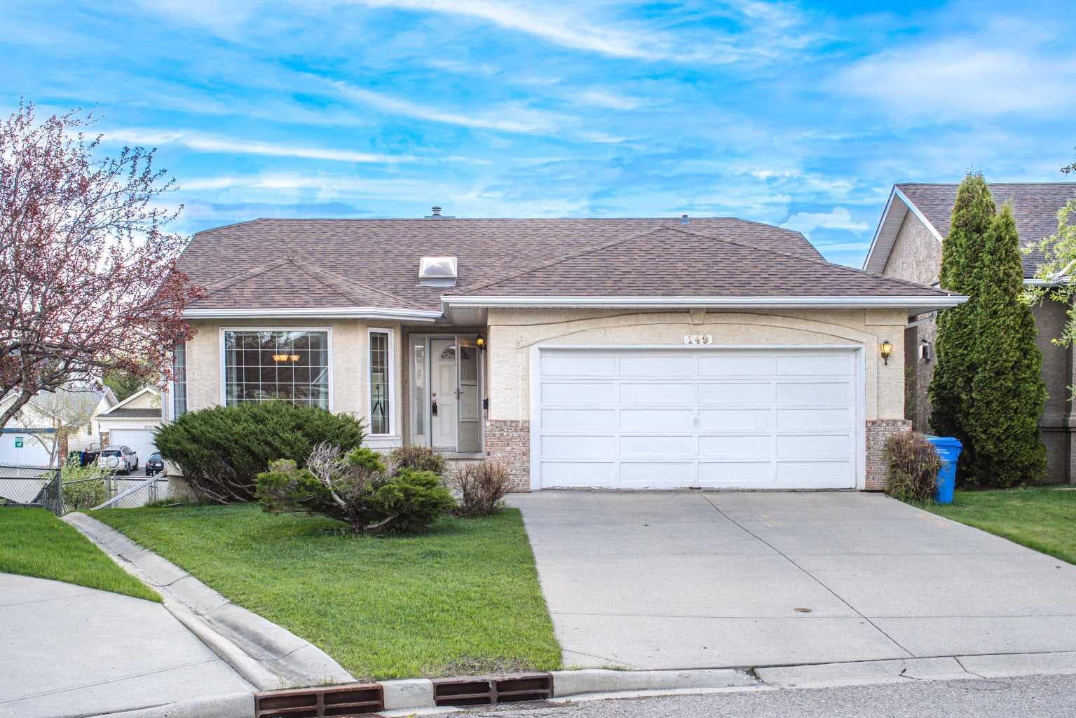 149 Sceptre Court NW