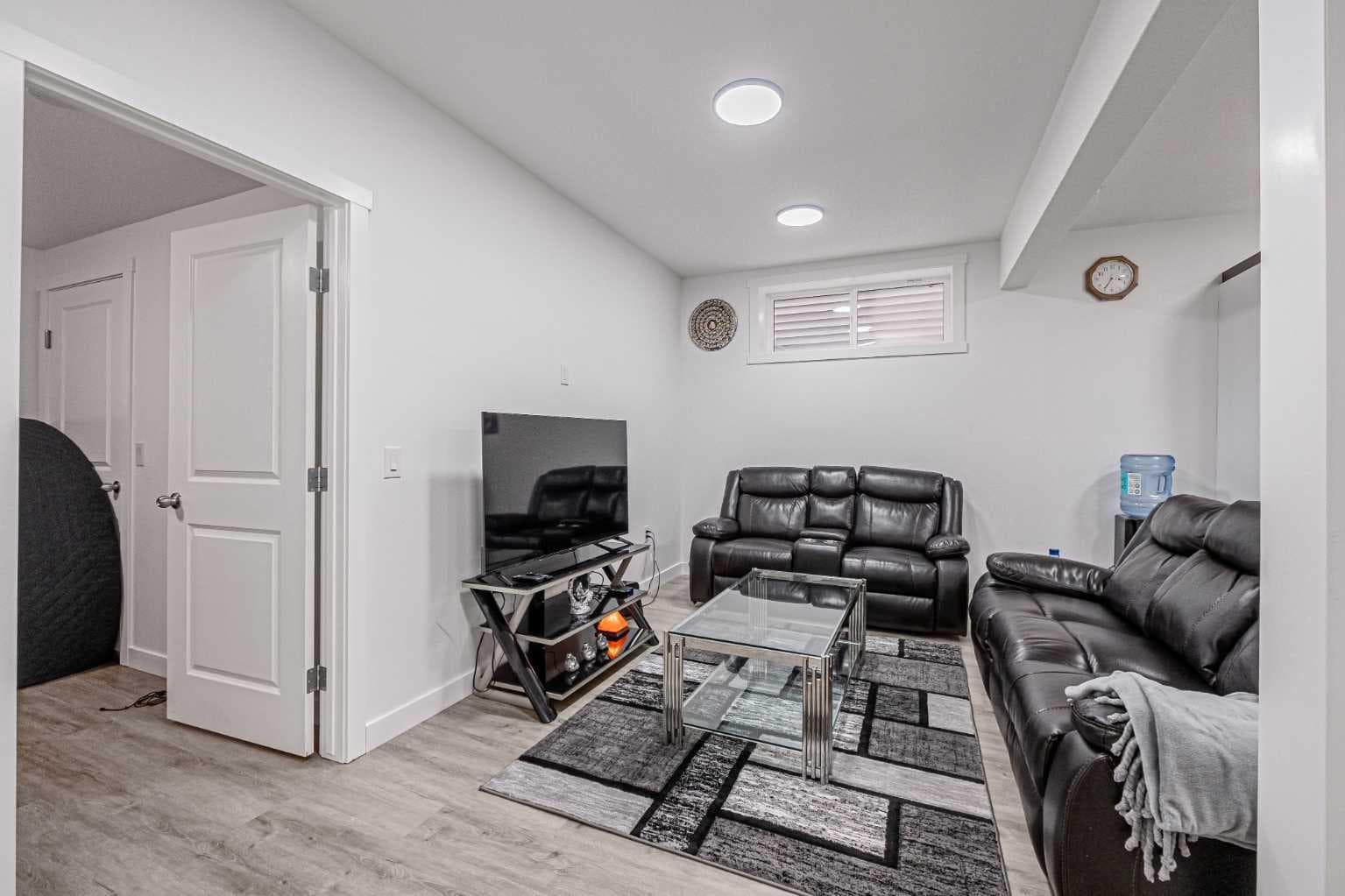 2325 Lancaster Heights SE