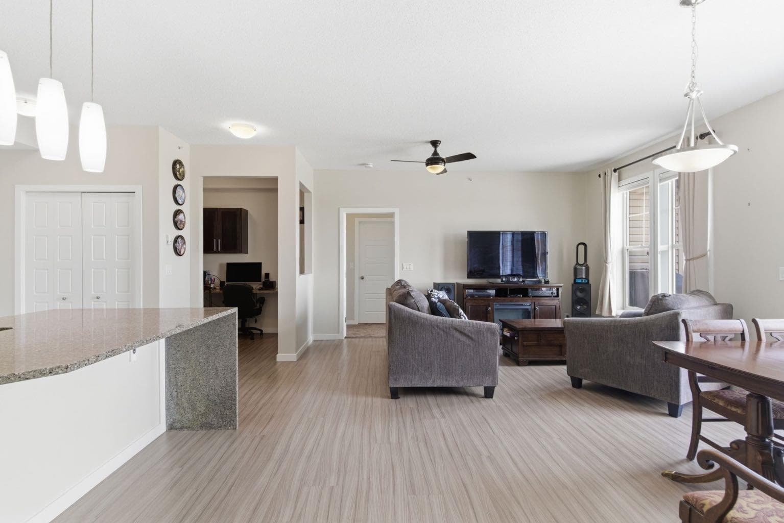 408, 207 Sunset Drive 