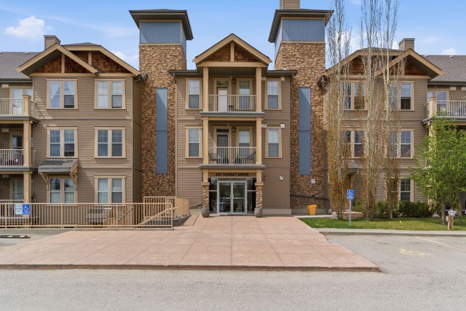 408, 207 Sunset Drive 
