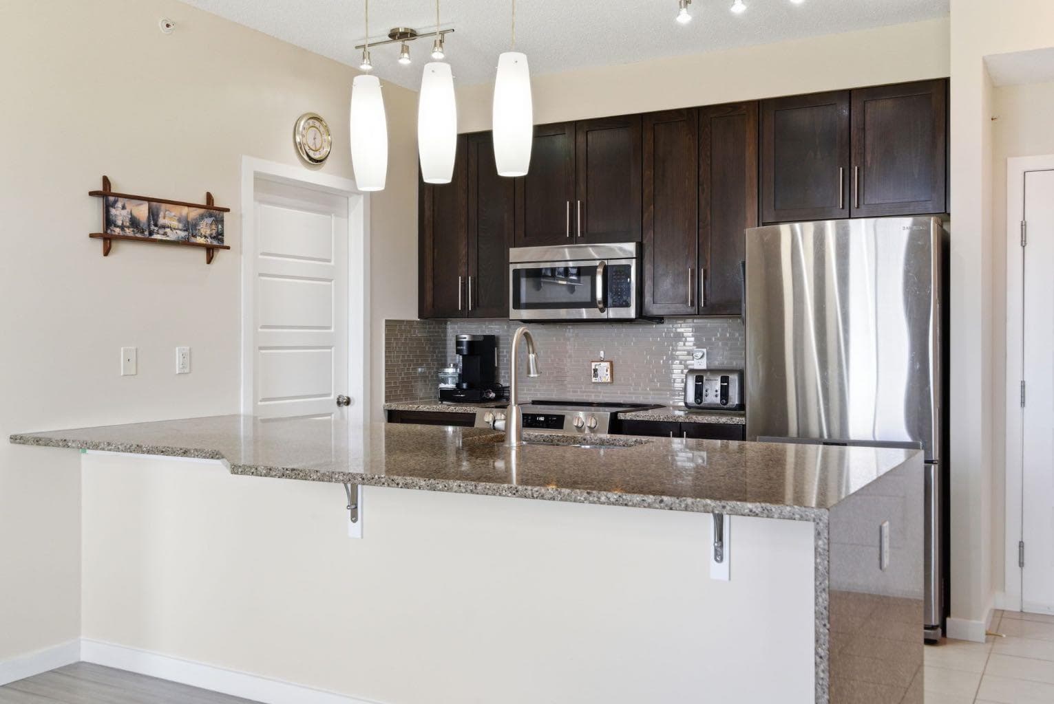 408, 207 Sunset Drive 