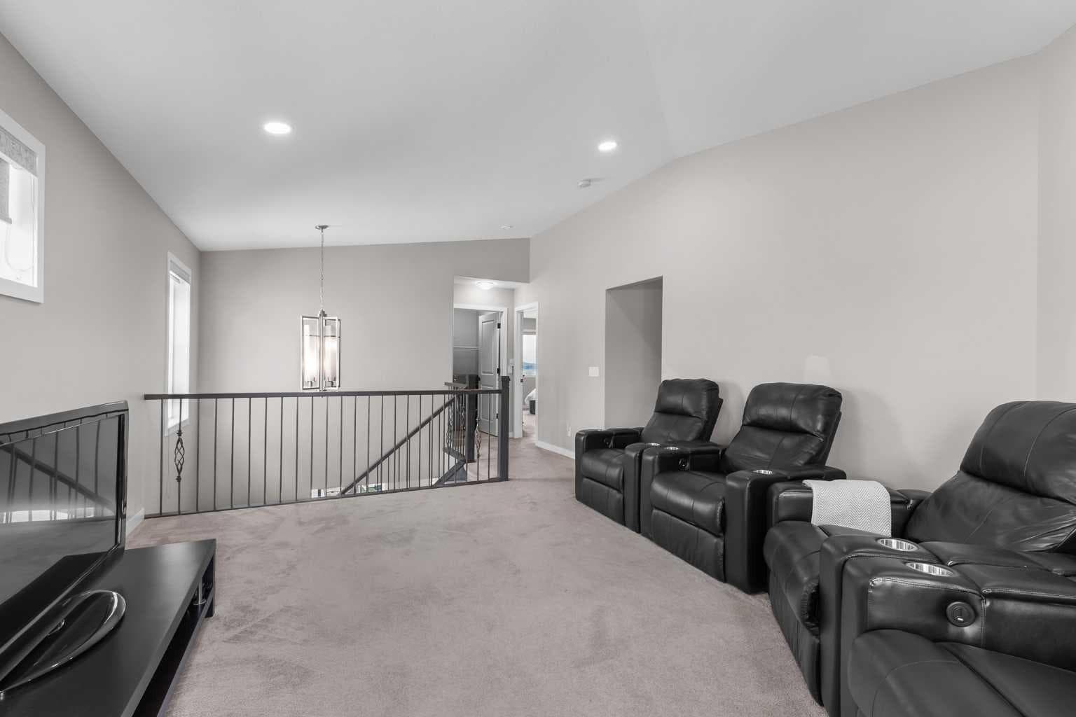 247 Hillcrest Heights SW