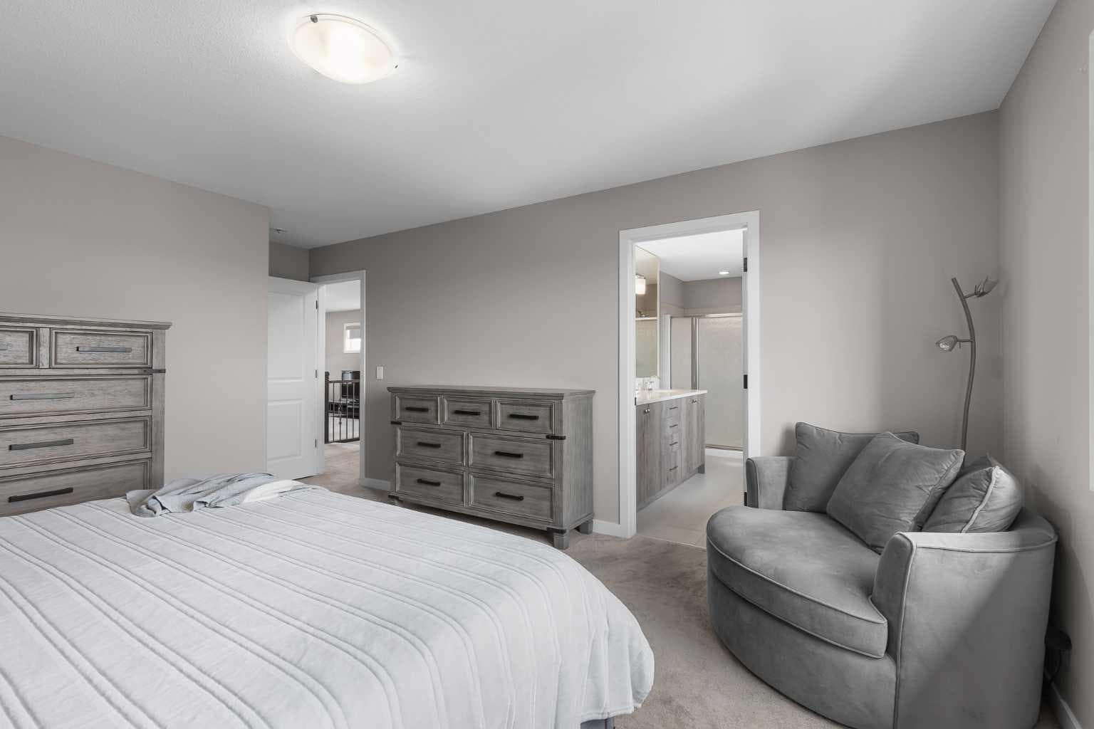 247 Hillcrest Heights SW