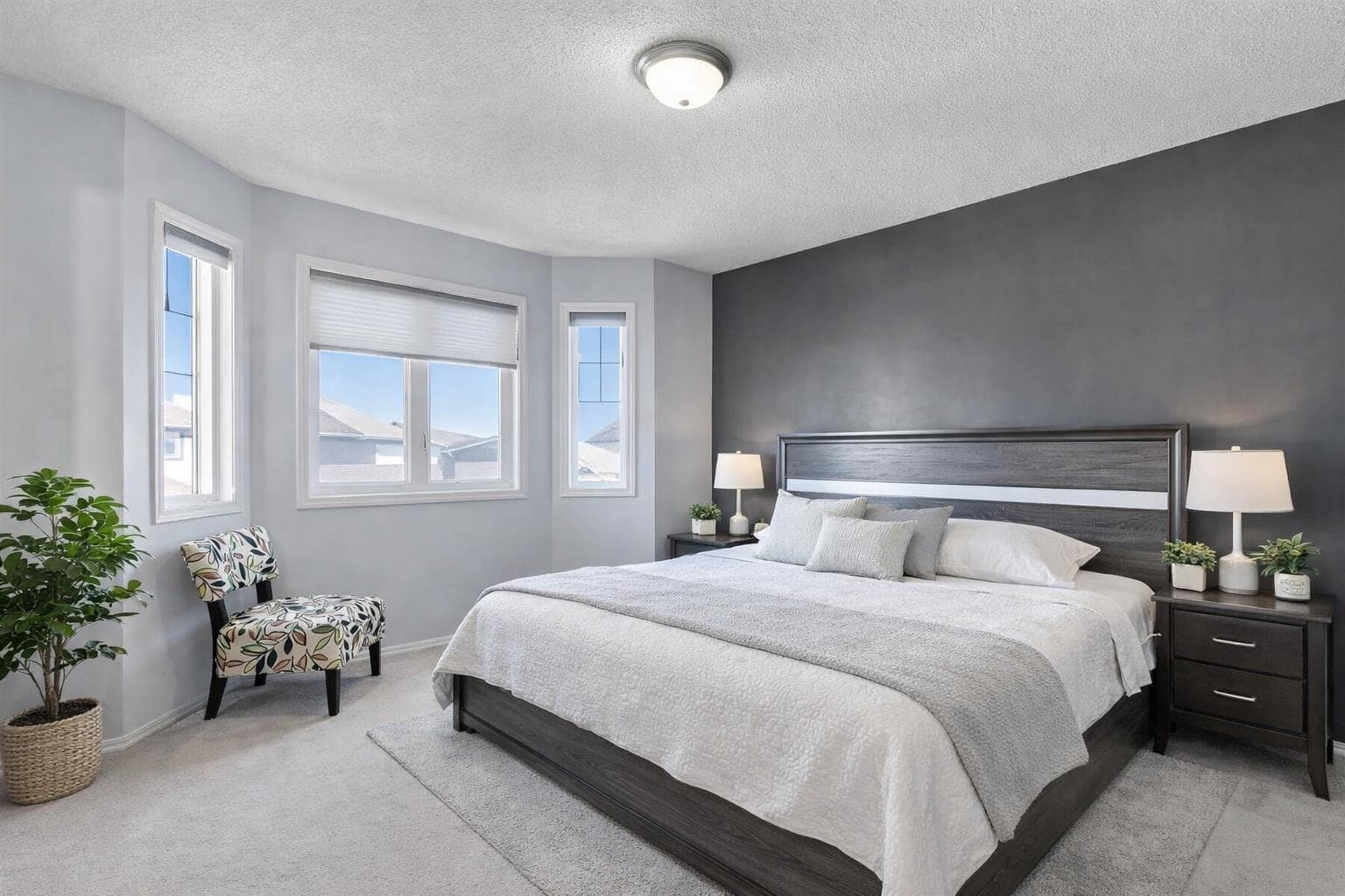 83 Luxstone Crescent SW