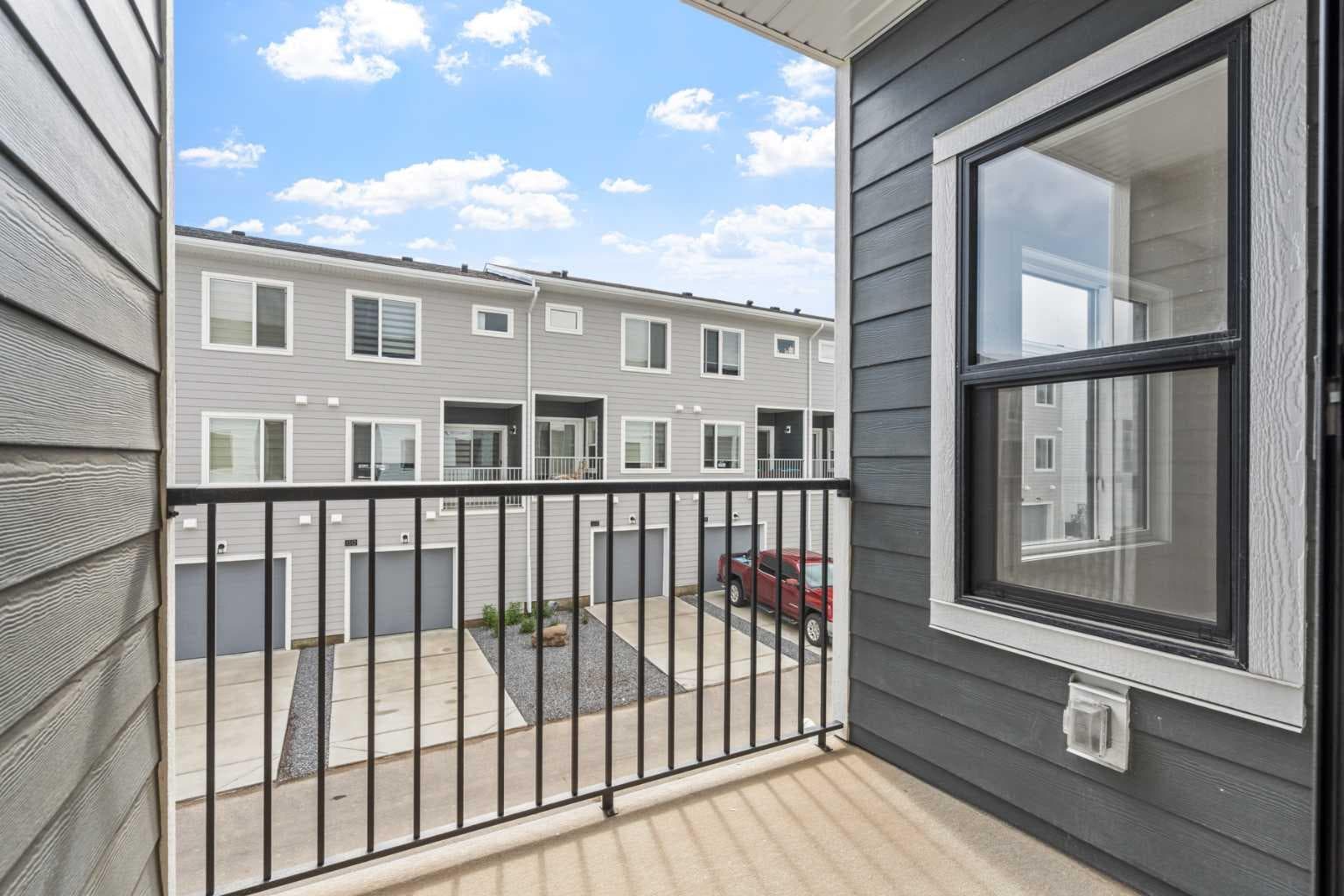 1007, 25 Wildwoods Court SW