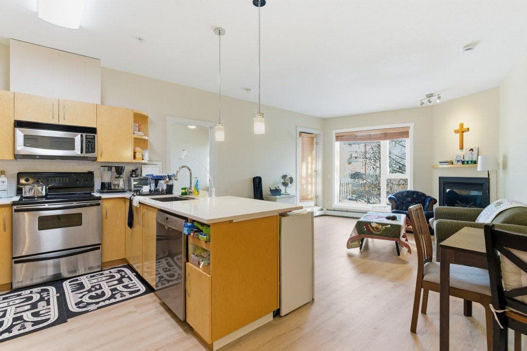 210, 69 Springborough Court SW