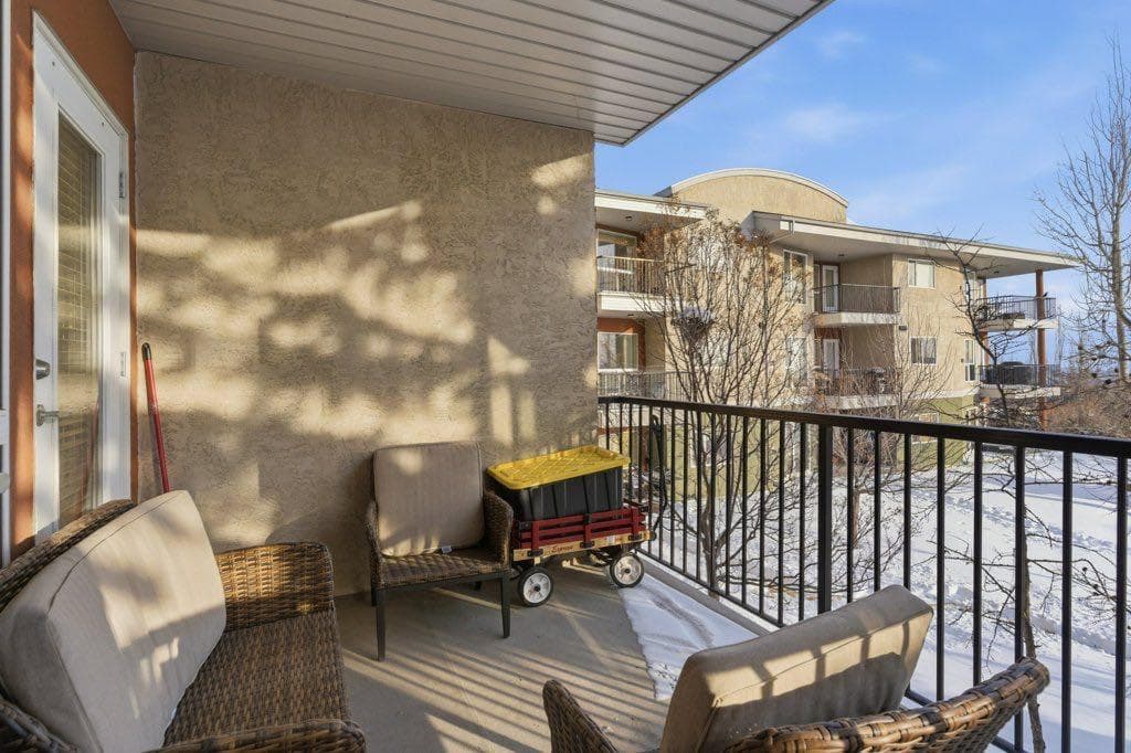 210, 69 Springborough Court SW
