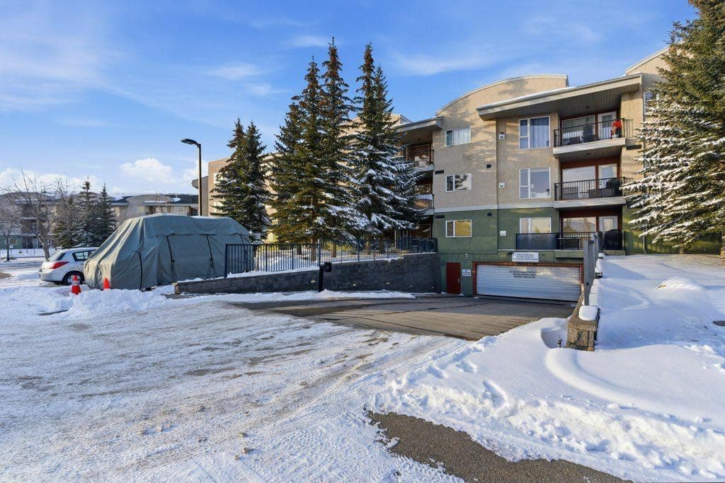 210, 69 Springborough Court SW