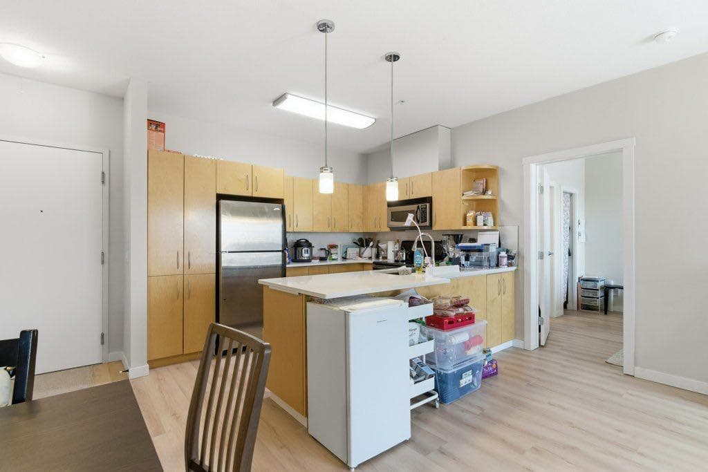 210, 69 Springborough Court SW