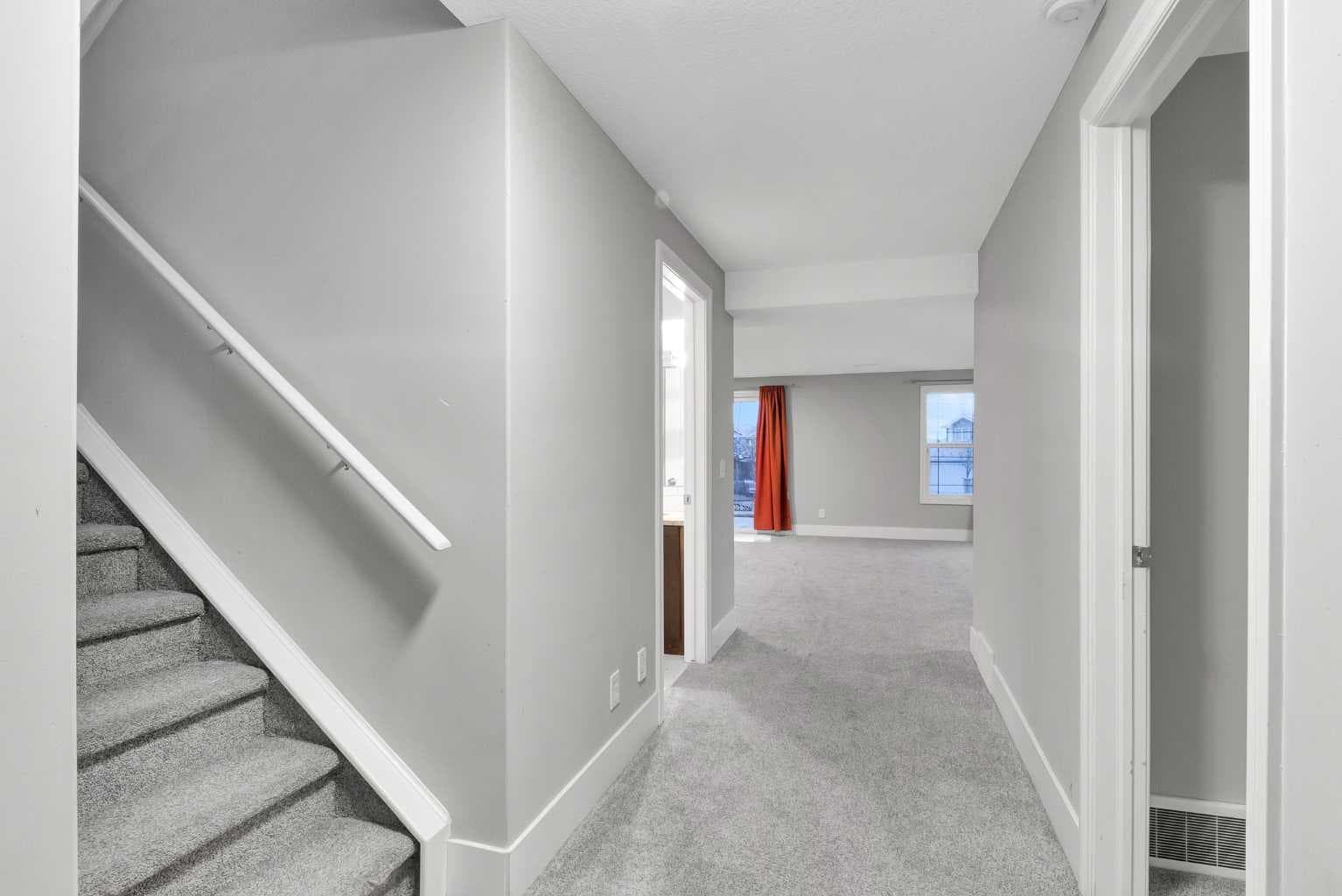 197 Royal Crest View NW