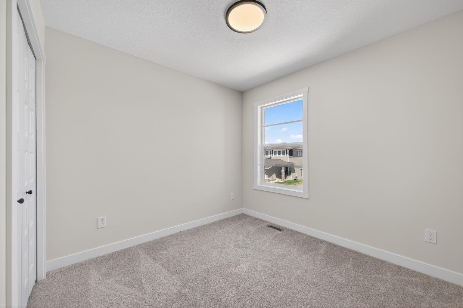 1059 Bayview Crescent 