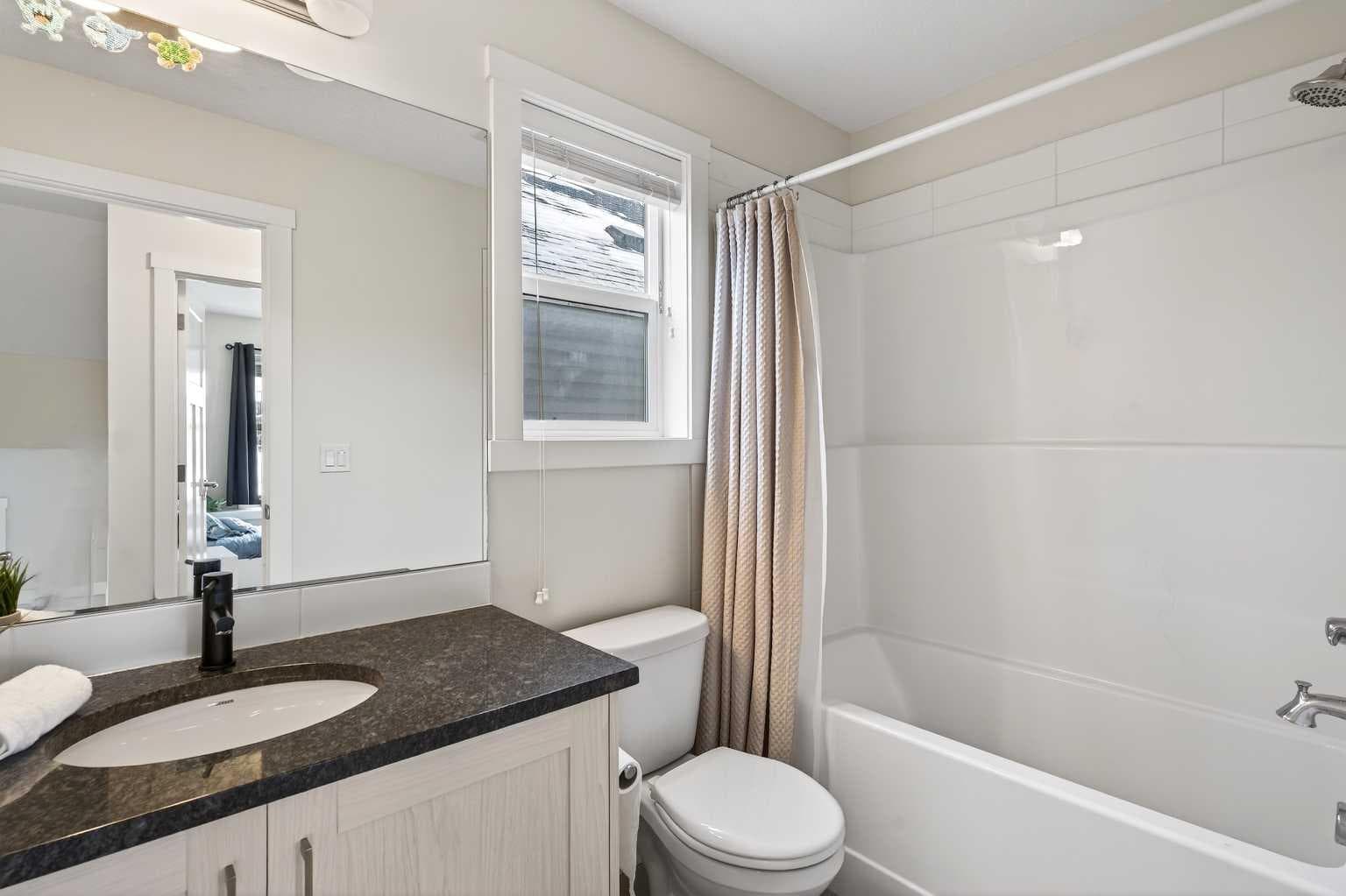 401 South Point Glen SW