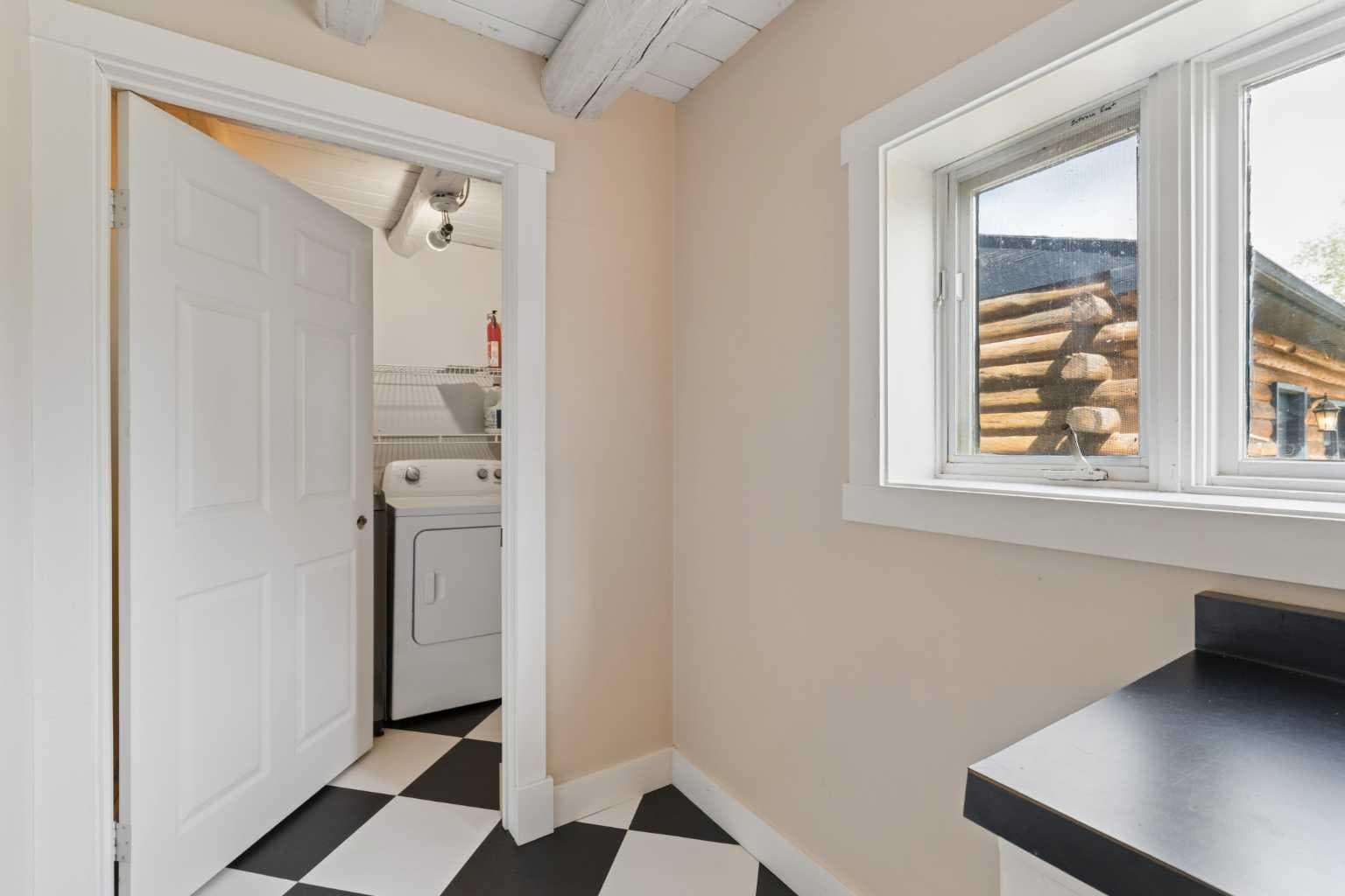 261074 Township Road 262  