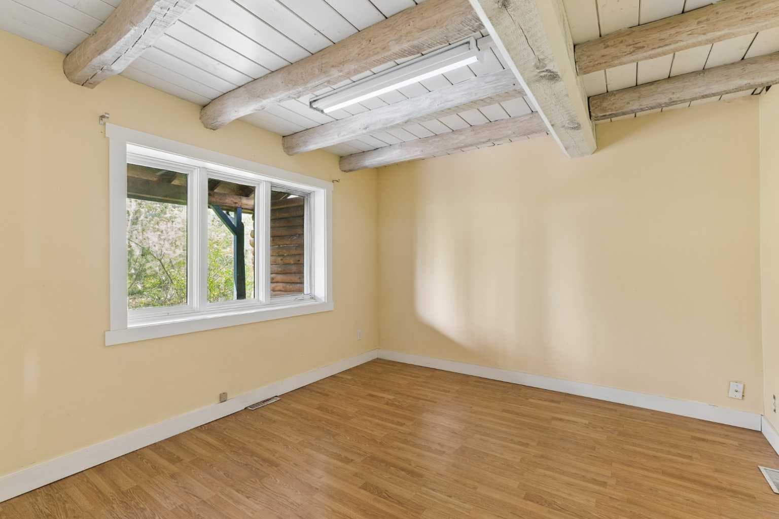 261074 Township Road 262  