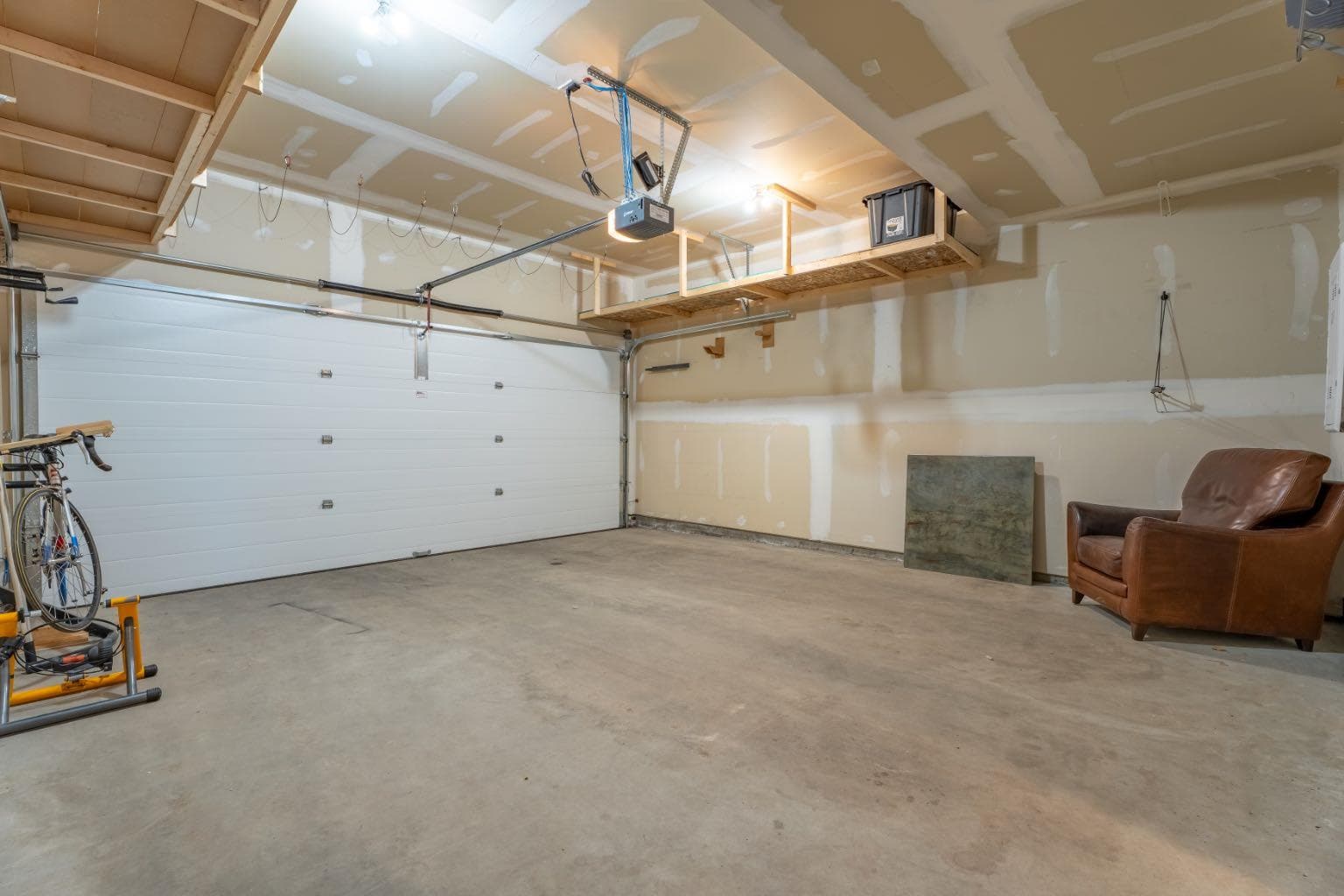 408 Greenbriar Common NW
