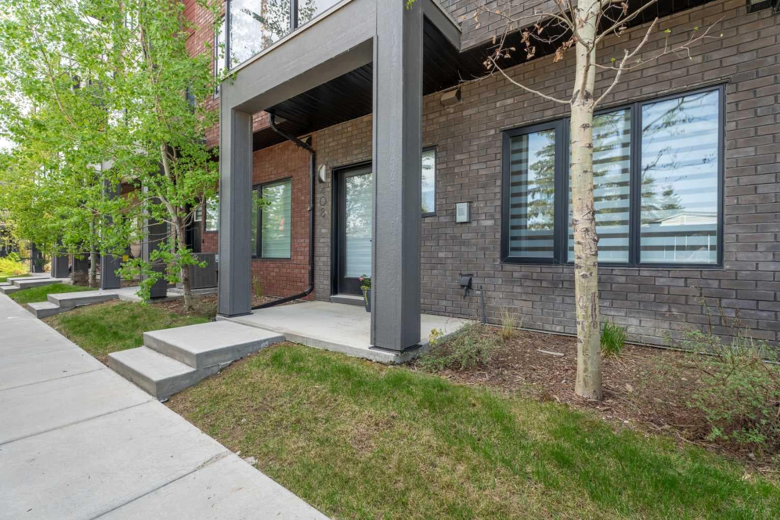408 Greenbriar Common NW