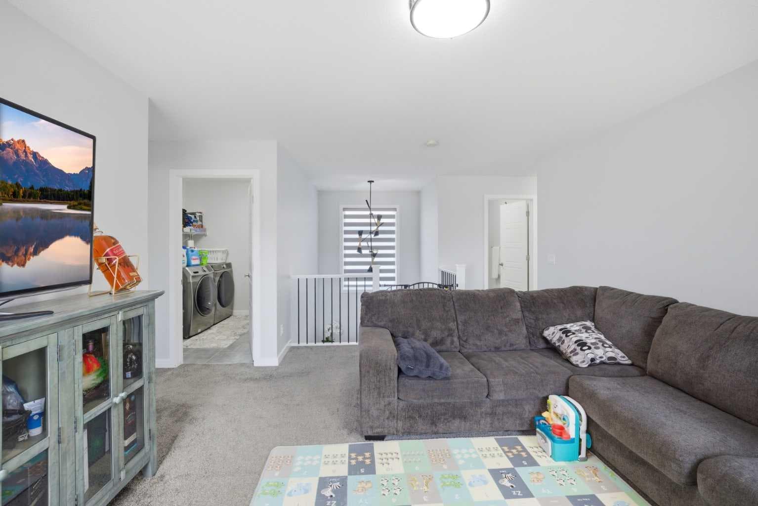1153 Chinook Gate Bay SW