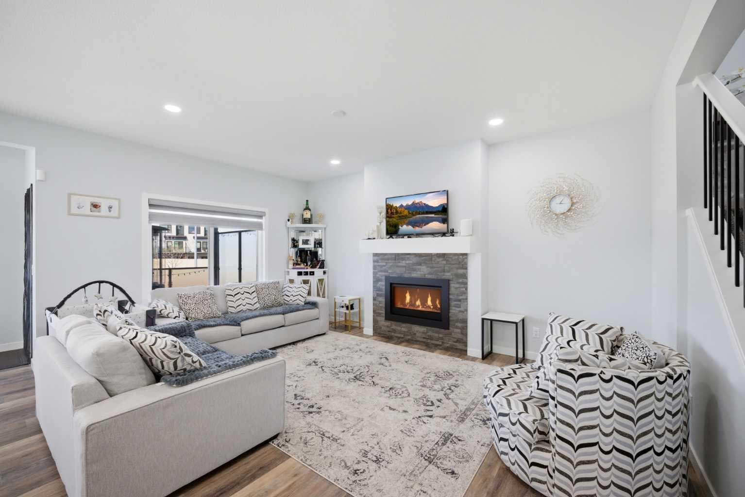 1153 Chinook Gate Bay SW