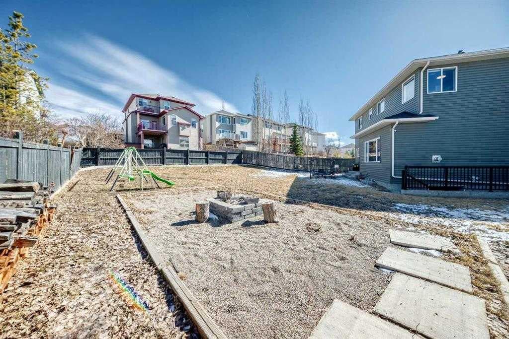 630 Rocky Ridge View NW