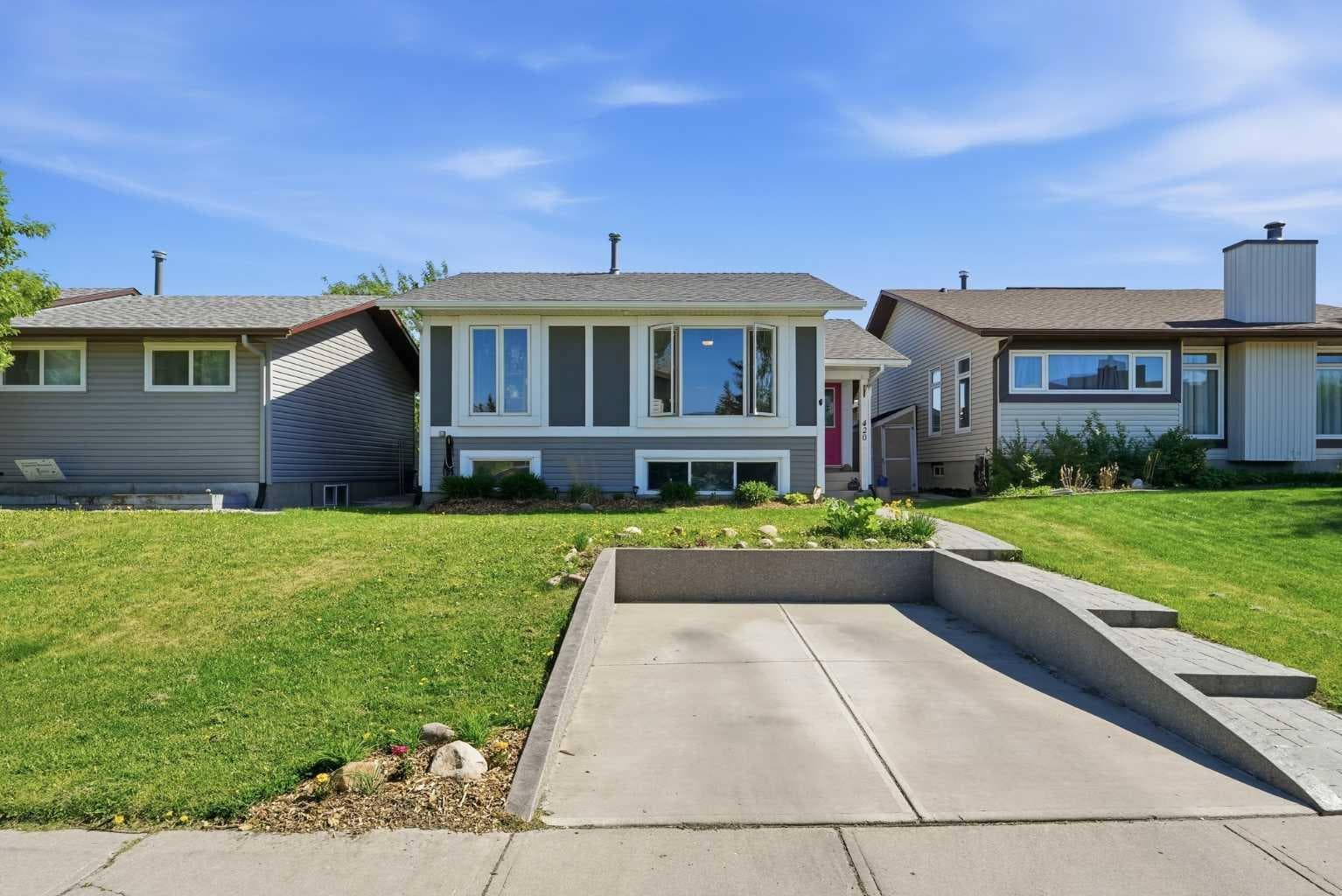 420 Summerwood Place SE
