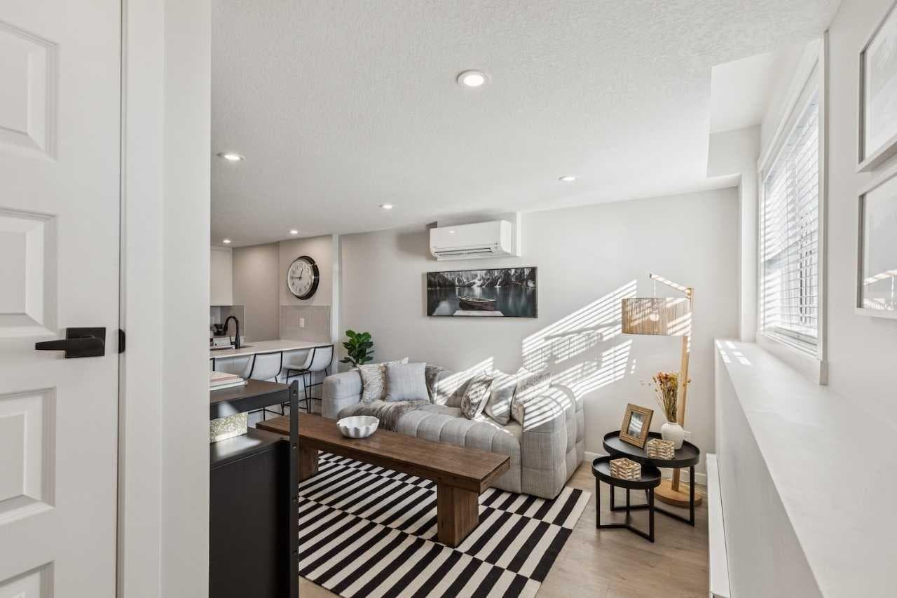 110, 63 Belmont Passage SW