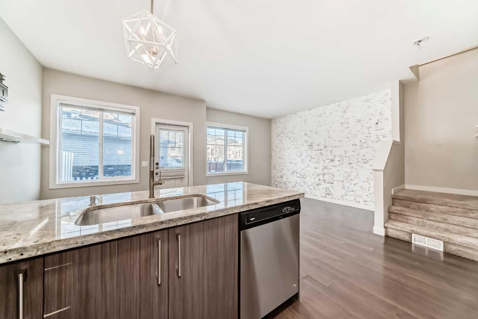 115, 300 Marina Drive 